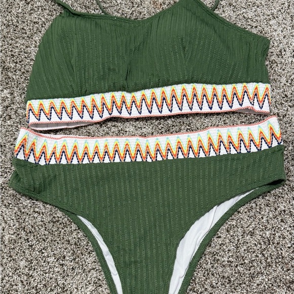 Other - Green Ribbed Two-Piece Bikini with Chevron Trim - Size XL